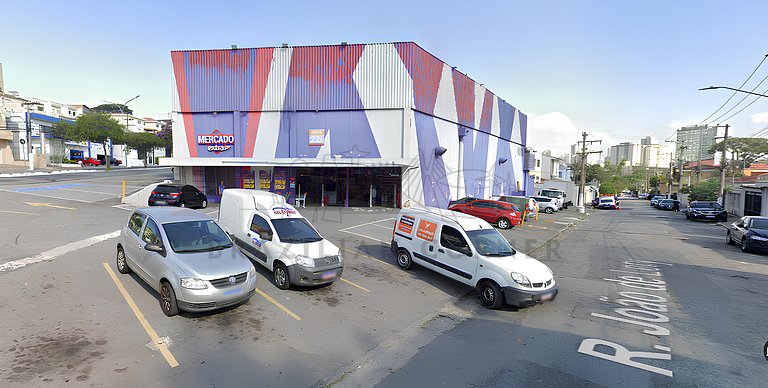 Near the Airport with Office, AC, and Gym