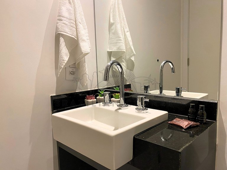 Modern Apt w/ AC & 24h Gym in Downtown São Paulo