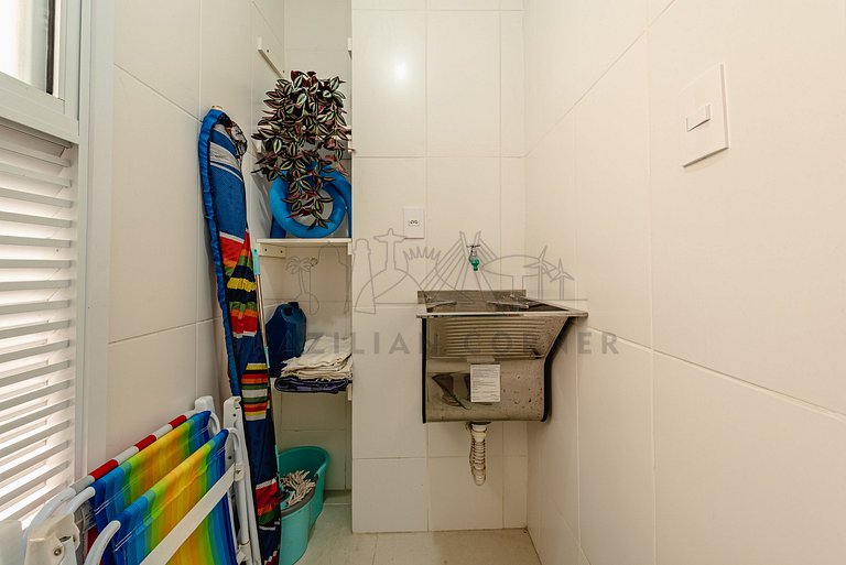 200 m from the beach w/ pool, barbecue and jacuzzi