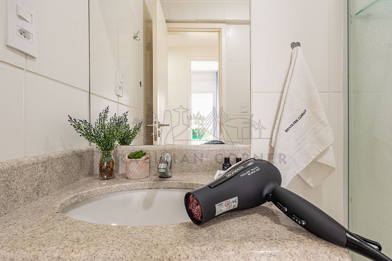 200 m from the beach w/ pool, barbecue and jacuzzi