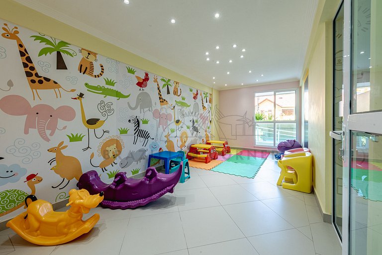 200 m from the beach w/ pool, barbecue and jacuzzi