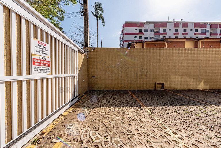 200 m from the beach w/ pool, barbecue and jacuzzi