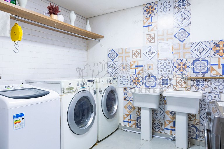 Modern, complete with Office, AC, and Gym