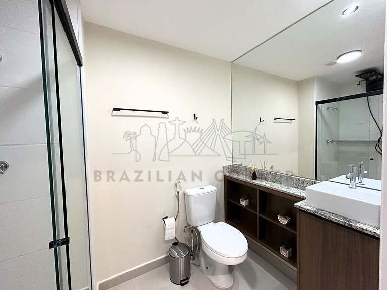 Near Ibirapuera Park with AC and Gym