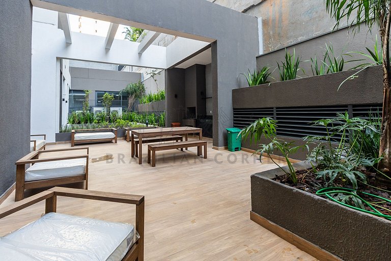 Near Ibirapuera Park with AC and Gym