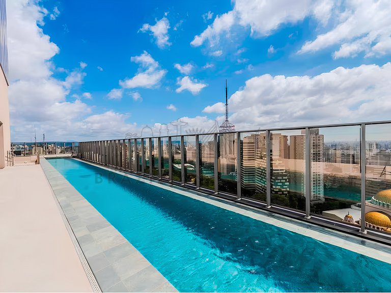 Vista incrível com piscina na cobertura e academia