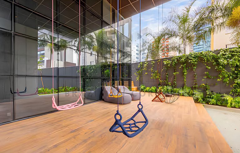 Vista incrível com piscina na cobertura e academia