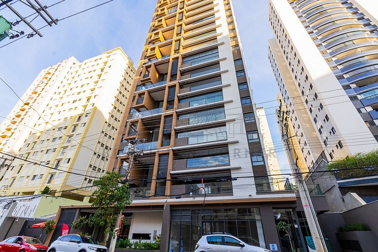 Near Ibirapuera Park with AC and Gym
