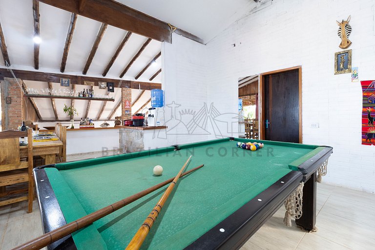 House with 5 Suites, Pool, and Stunning Views