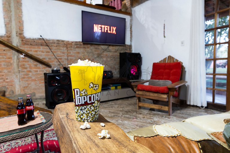 House with 5 Suites, Pool, and Stunning Views