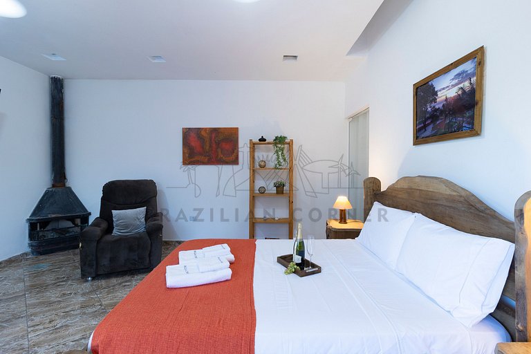 Sítio com 5 suítes , piscina, vista incrível