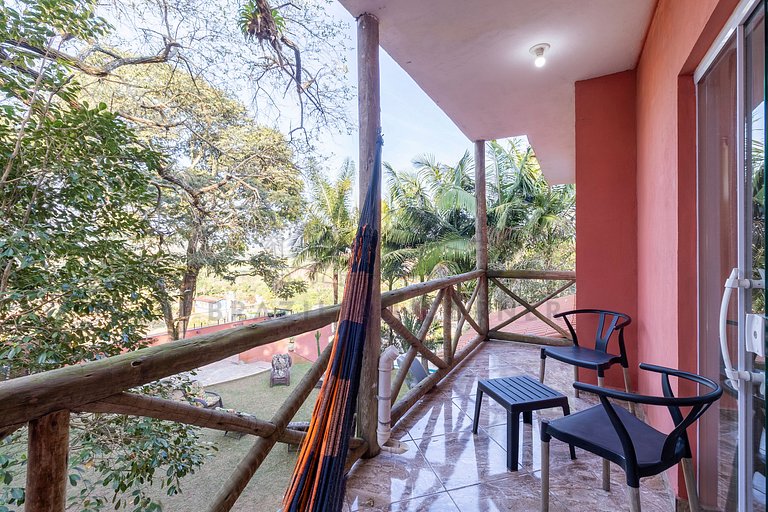 House with 5 Suites, Pool, and Stunning Views