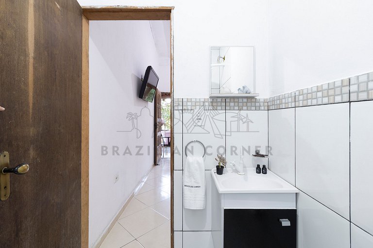 House with 5 Suites, Pool, and Stunning Views