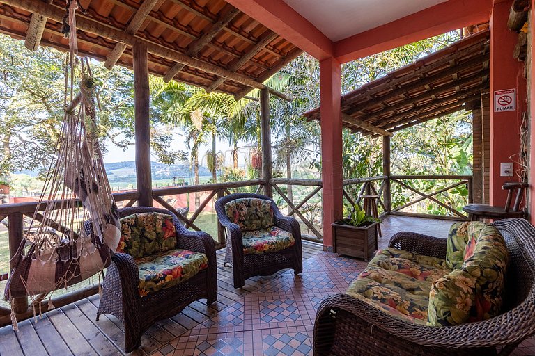 House with 5 Suites, Pool, and Stunning Views