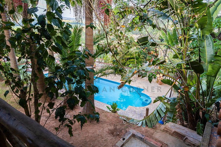 House with 5 Suites, Pool, and Stunning Views