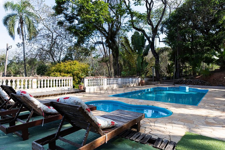 Sítio com 5 suítes , piscina, vista incrível