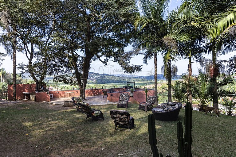 Sítio com 5 suítes , piscina, vista incrível