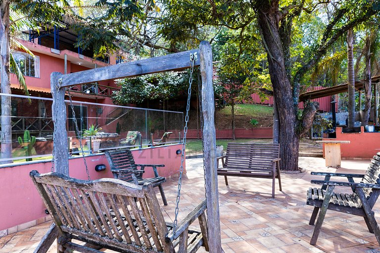 House with 5 Suites, Pool, and Stunning Views