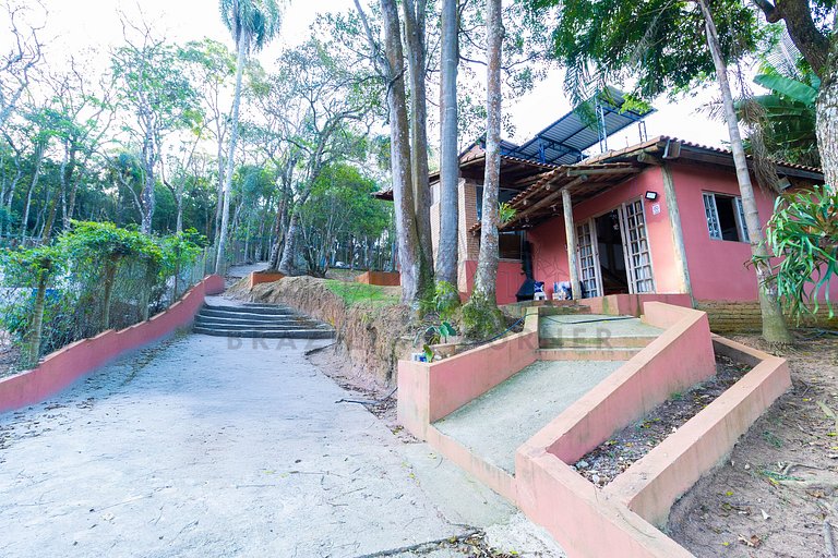 House with 5 Suites, Pool, and Stunning Views