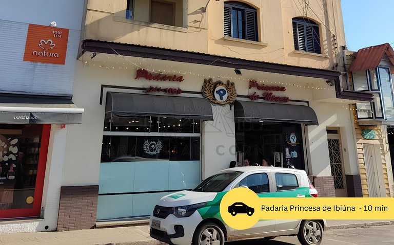 House with 5 Suites, Pool, and Stunning Views