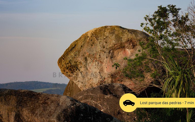 House with 5 Suites, Pool, and Stunning Views