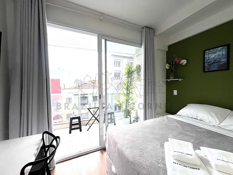 Modern Studio w/ A/C, Pool & Gym