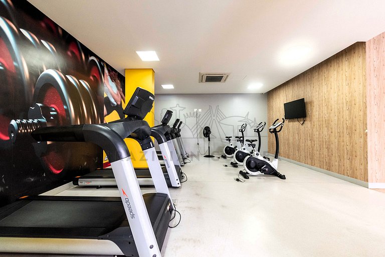 Modern Studio w/ A/C, Pool & Gym