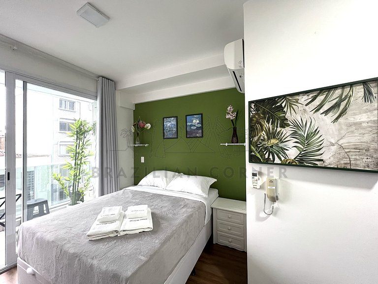 Modern Studio w/ A/C, Pool & Gym