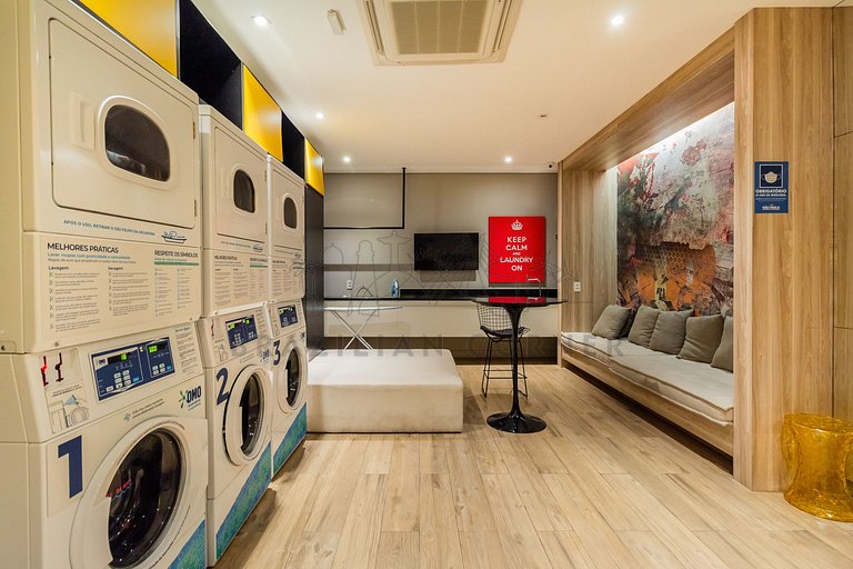 Modern Studio w/ A/C, Pool & Gym