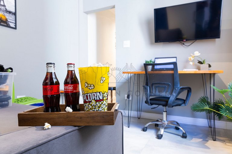 Modern in Gonzaga, 400 m from the beach with AC