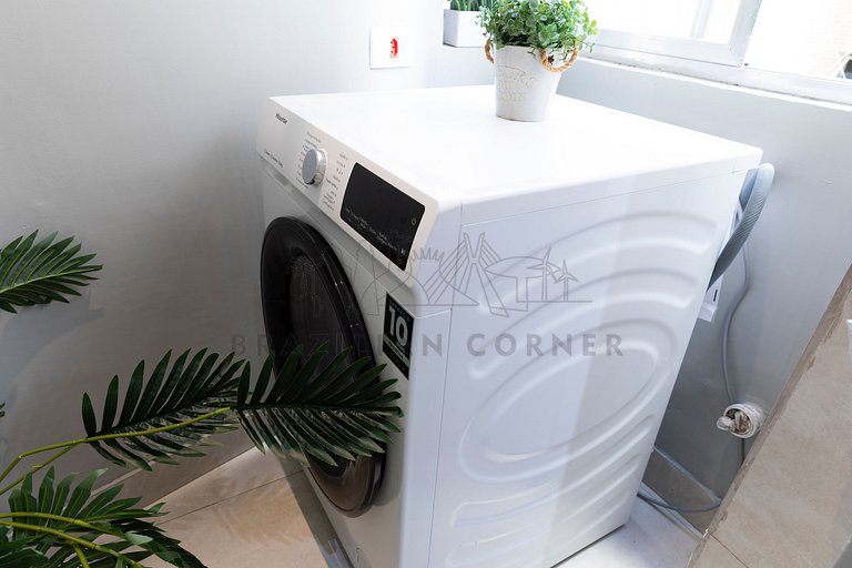 Modern in Gonzaga, 400 m from the beach with AC