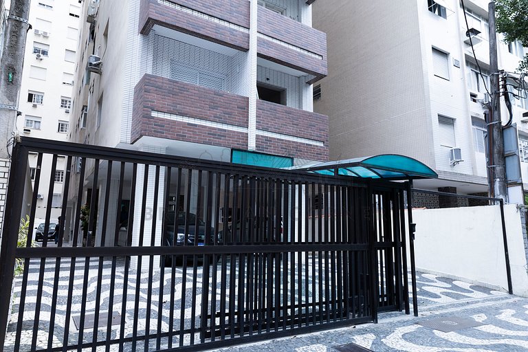 Modern in Gonzaga, 400 m from the beach with AC