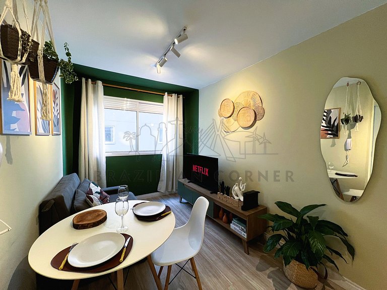 Charming and Modern with Pool and Gym