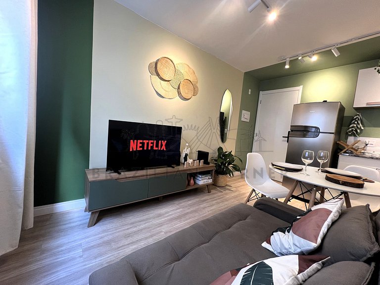 Charming and Modern with Pool and Gym