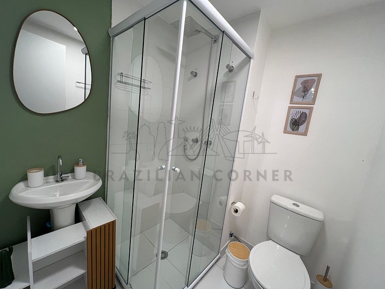 Charming and Modern with Pool and Gym