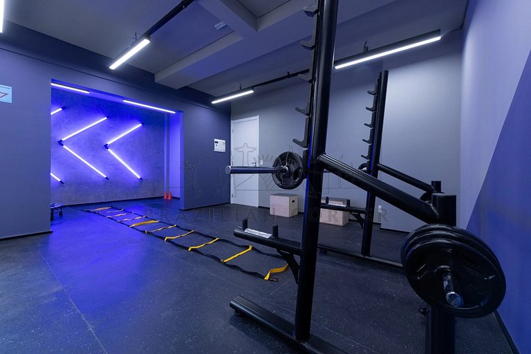 Charming and Modern with Pool and Gym