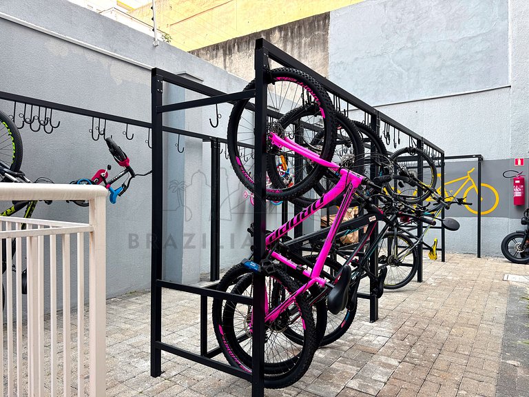 Charming and Modern with Pool and Gym