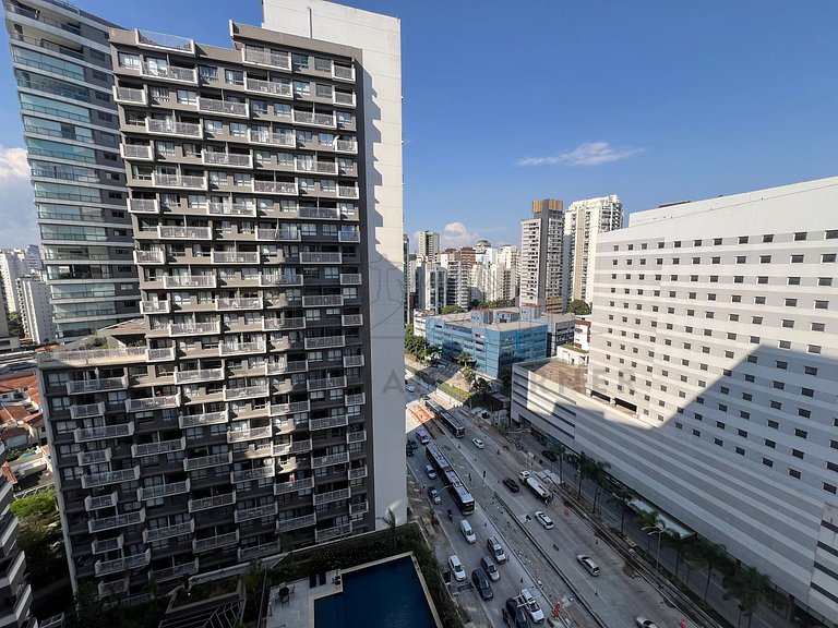 Moderno c/ AC, piscina e próx ao parque Ibirapuera