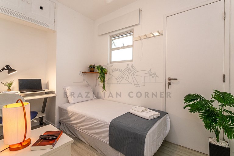 Comfortable and well located 300m from the beach