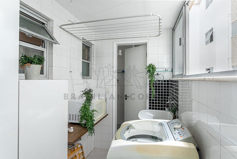 Comfortable and well located 300m from the beach