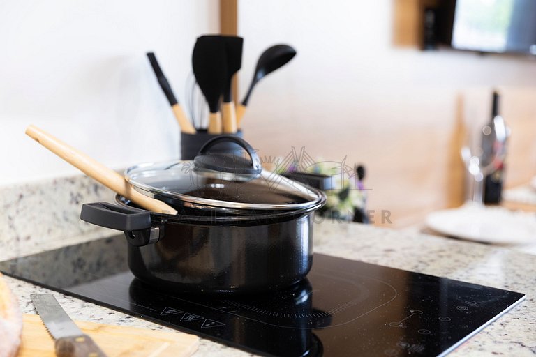 Near Ibirapuera Park w/ AC and Gym