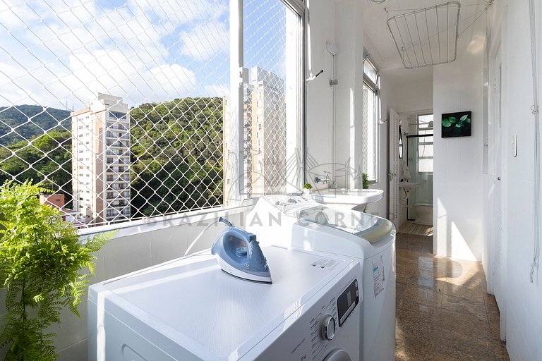 Oceanfront with 5 Bedrooms and Incredible Views