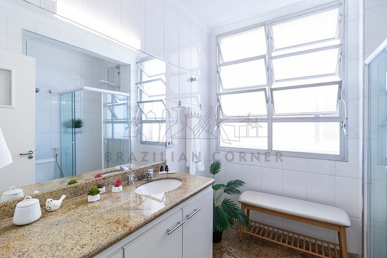 Oceanfront with 5 Bedrooms and Incredible Views