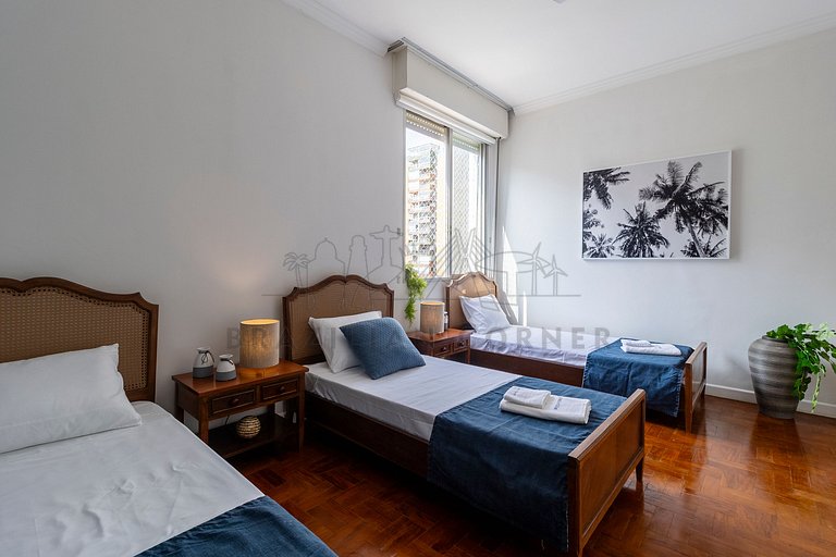 Oceanfront with 5 Bedrooms and Incredible Views