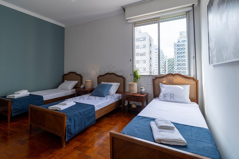 Oceanfront w/ 5 Bedrooms, AC and Incredible Views