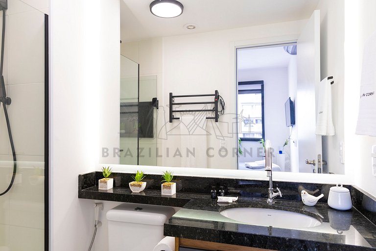 Modern w/ AC, Pool, and Near Ibirapuera Park