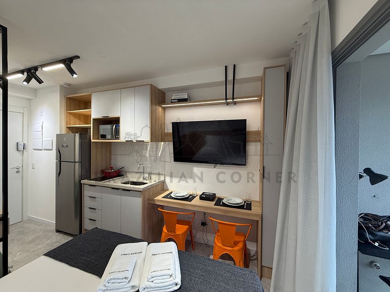 Moderno na Vila Mariana com AC e cama Queen