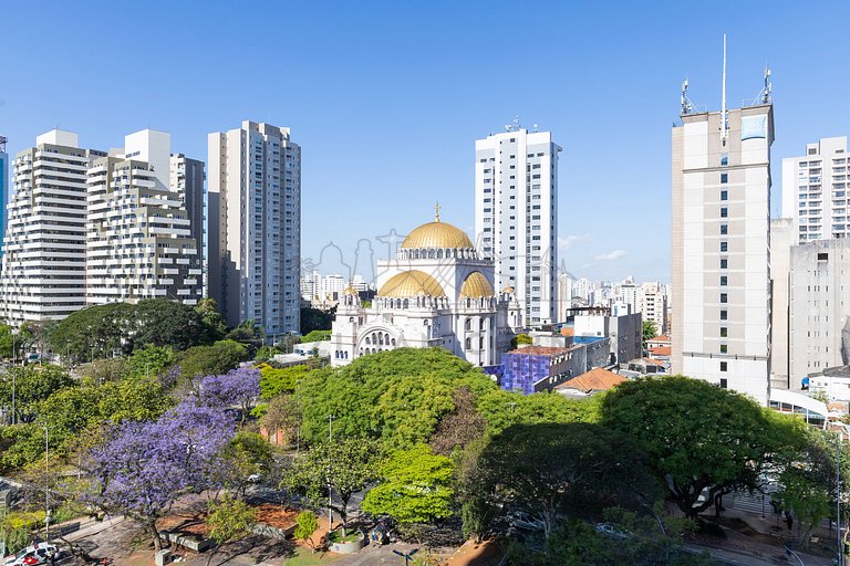 Vista incrível com piscina na cobertura e academia