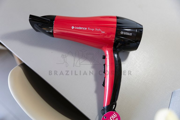 Vista incrível com piscina na cobertura e academia