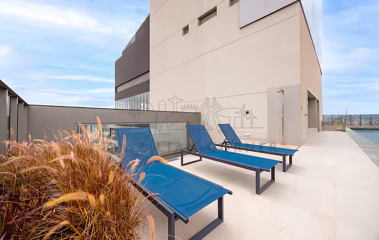 Vista incrível com piscina na cobertura e academia